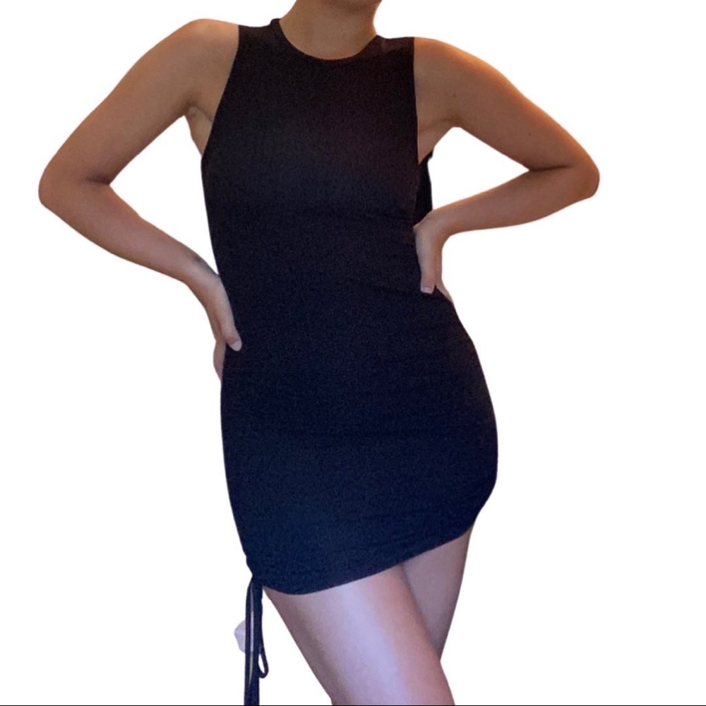 Simple black bodycon ribbed dress!